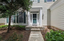 122 White Pine Ct, Paramus Boro, NJ 07652-1341