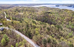 81 Crest Ct, Waverly, TN 37185