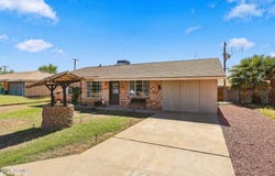 2809 W LAWRENCE Road, Phoenix, AZ 85017