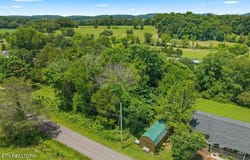 Buck Brown St, Englewood, TN 37329