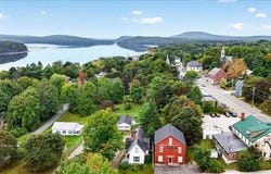15 Commercial Street, Winterport, ME 04496