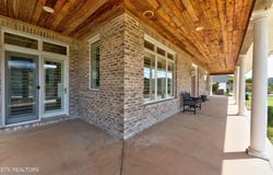 225 Rivers Edge Drive, Loudon, TN 37774