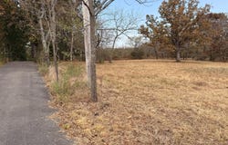 1002 Dys Drive, Cabool, MO 65689