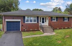 111 Pinehurst Drive, Frankfort, KY 40601