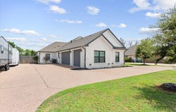 205 Fox Run Lane, Robinson, TX 76706