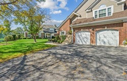 951 INTERLOCH Court, Algonquin, IL 60102
