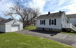 10 Elm Street, Meadowlands, PA 15347