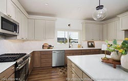 490 E SANDMYRTLE Ave, Hayden, ID 83835