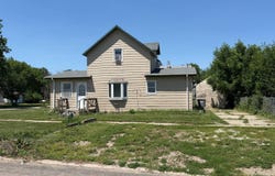 308 E 1st St, Ainsworth, NE 69210