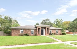 2300 Christopher Drive E, Mobile, AL 36609