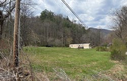 295 Sugar Camp Rd, Robinson Creek, KY 41561