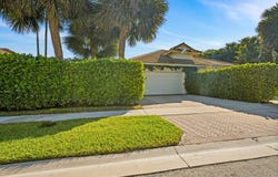2940 Twin Oaks Way, Wellington, FL 33414