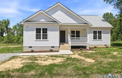 824 Nottoway Avenue, Blackstone, VA 23824