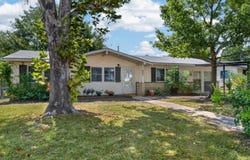 114 Hillcrest, Universal City, TX 78148
