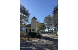 97 Grandview Cir, Brandon, MS 39047