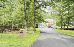 193 St Andrews Drive, Bushkill, PA 18324