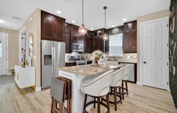 1105 EAGLE RUN Way, OCOEE, FL 34761