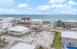 7930 Gulf Boulevard, Navarre, FL 32566