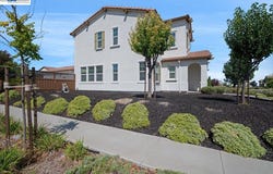 4003 Summit Dr, Tracy, CA 95377