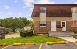 9911 W 52nd Street, Merriam, KS 66203