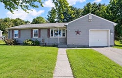 14 Alexander Drive, Cromwell, CT 06416