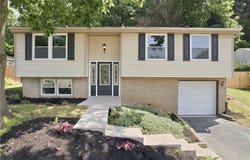 1613 Shawmut Dr, Shaler, PA 15116