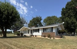 1208 Cooper Avenue, Ava, MO 65608