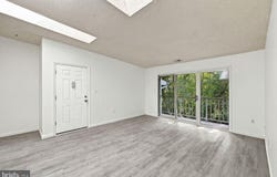 43 MULBERRY Court, HAMILTON, NJ 08619