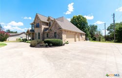 121 Wallace Boulevard, Cameron, TX 76520