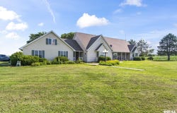 4489 PALMYRA Road, Palmyra, IL 62674
