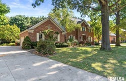828 COVENTRY Point, Springfield, IL 62702