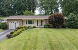 1734 Shawnee Ave E, Big Stone Gap, VA 24219