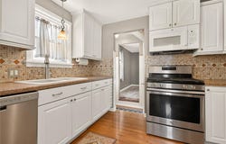 97 Glenthorne Rd, Rochester, NY 14615