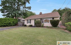 21 Louis Avenue, Middlesex, NJ 08846