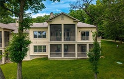 768 Resplander Way, Sunrise Beach, MO 65079