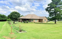 9027 S Lost Creek, Perkins, OK 74059