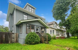 1810 Park Ave SE, Cedar Rapids, IA 52403