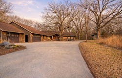 12641 Oakview Heights Drive, Story City, IA 50248