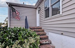 18 Ridge Road, Poquoson, VA 23662