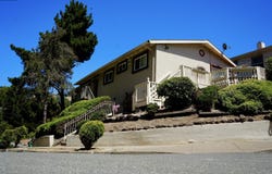 3700 Lundholm Ave, Oakland, CA 94605