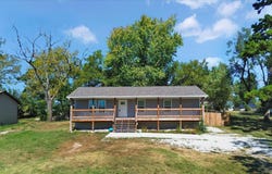 307 S Nettleton Avenue, Mansfield, MO 65704