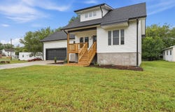 415 7th St, Vinton, VA 24179