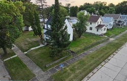 805 2nd Ave SW, Chisholm, MN 55719