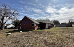 548 Spring River Drive, Martindale, TX 78655