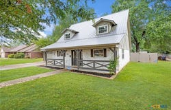 208 Meadow Drive, New Boston, TX 75570
