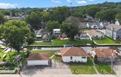 28 Lakeside Lane, Fox Lake, IL 60020