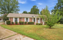 12 Juniper Place, Searcy, AR 72143