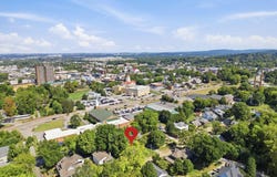 215 W Goddard Ave, Maryville, TN 37803
