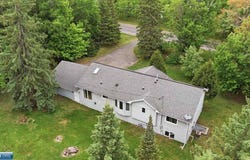 1730 E 37th St, Hibbing, MN 55746