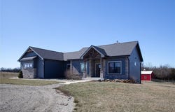 537 E 550 Road, Overbrook, KS 66524